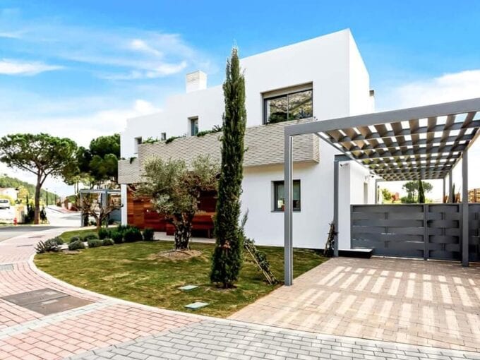 Homes in Malaga - Holiday Rentals and Property Sales